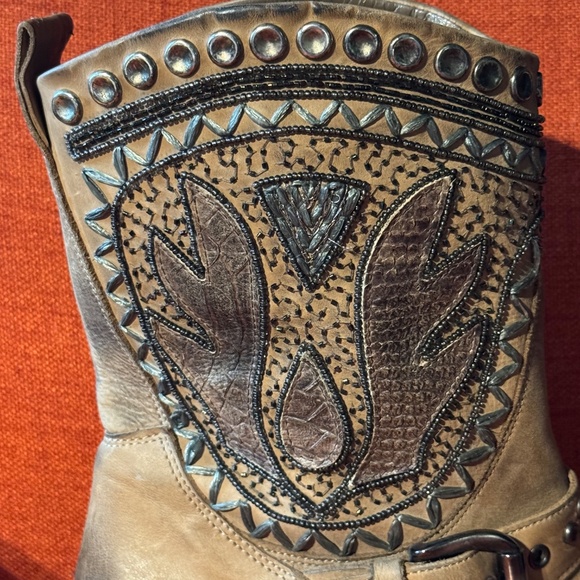 Embroidered Italian Leather Studded Western Boot in Tan Size 40 - Picture 5 of 16